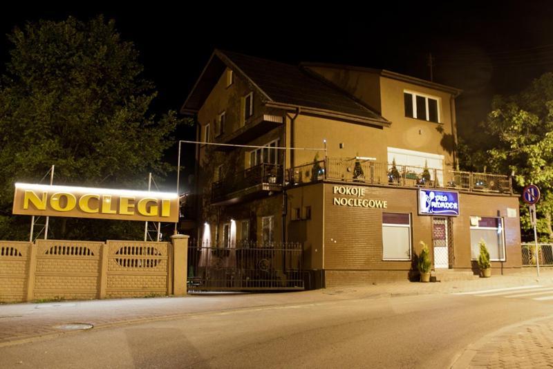 Pokoje Goscinne Amader Zambrow Esterno foto